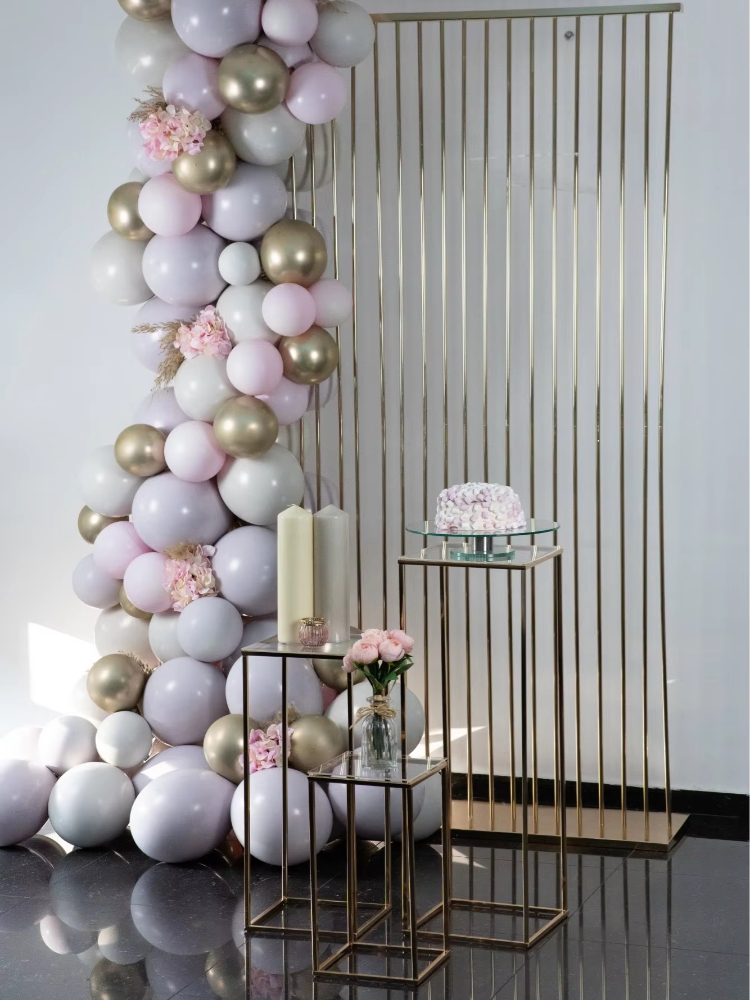 Shiny Gold Metal Frame Flower  - Dessert Table Backdrop avaliação e preço
